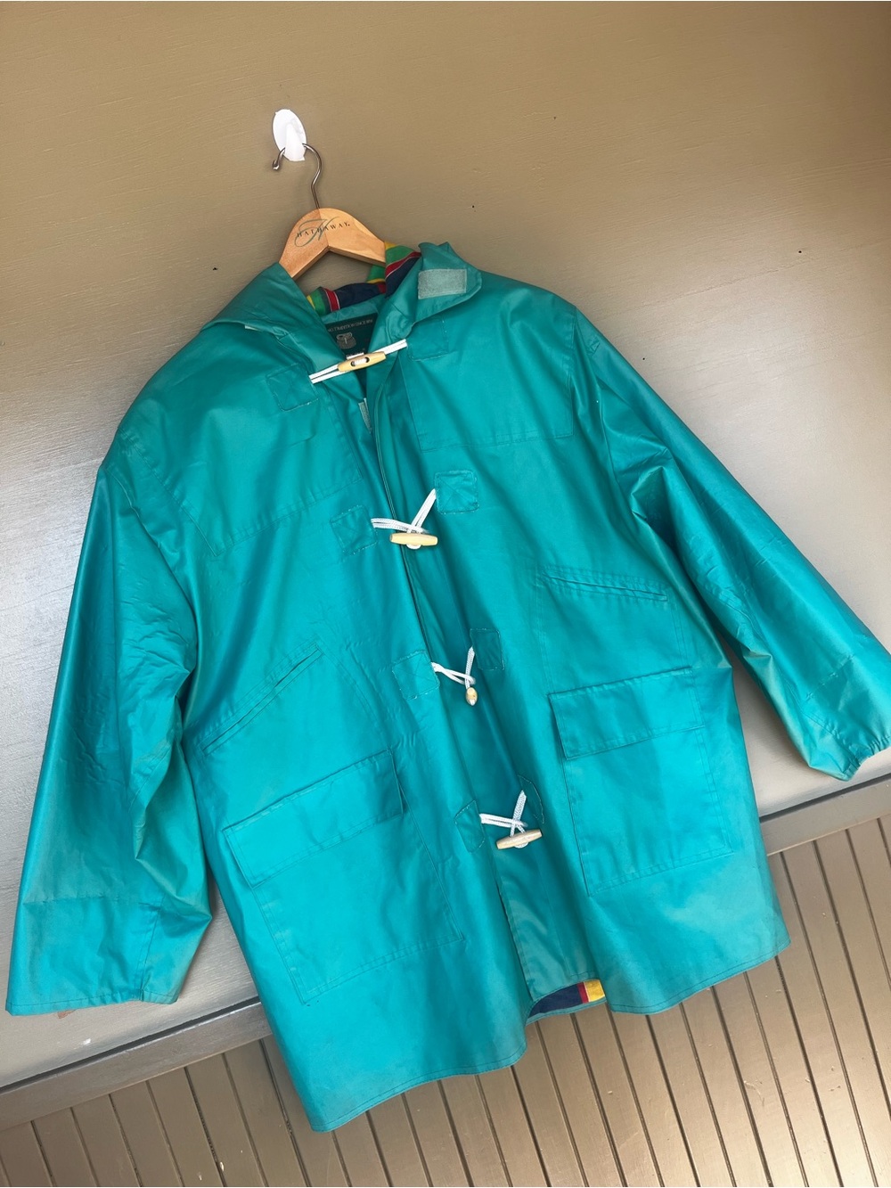 Orvis Vintage Wooden Button Toggle  colorful Lining Raincoat w/ Hood Medium